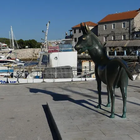 Kuca Zdenka * Tribalj