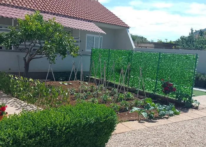 Kuca Zdenka * Tribunj (Sibenik-Knin)